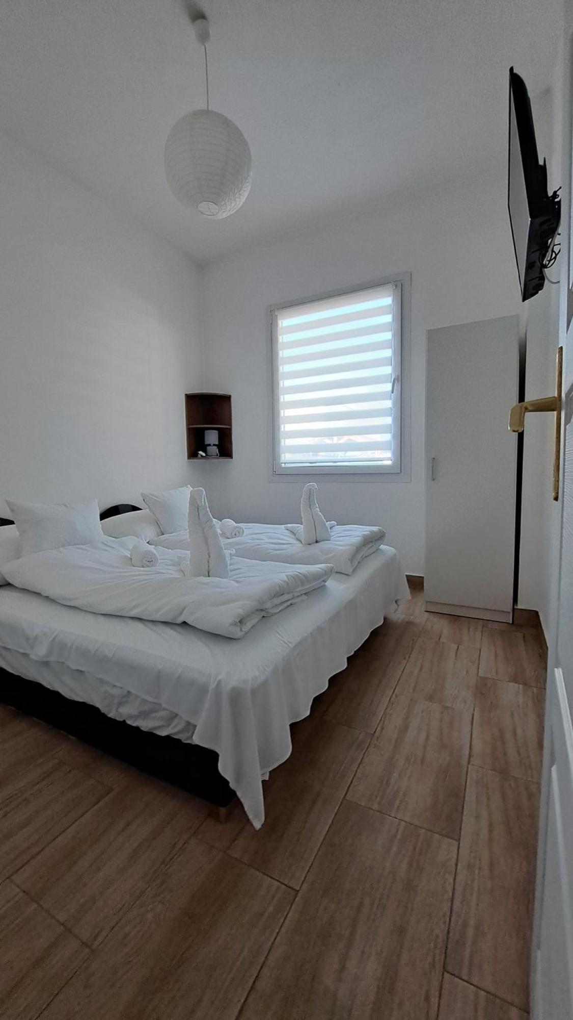 Marabella Apartmanok ไฮจ์ดุสโซบอสโล ภายนอก รูปภาพ